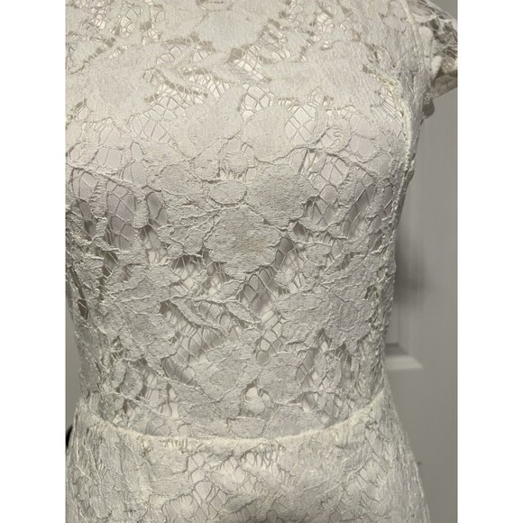 Signature8 White Lace Backless dress with pockets Large cap sleeve bridal - Picture 4 of 15
